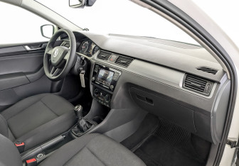 Подержанный автомобиль Skoda Rapid Liftback 2019 года (11 фото)