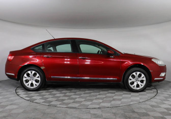 Подержанный автомобиль Citroen C5 Sedan 2010 года (4 фото)