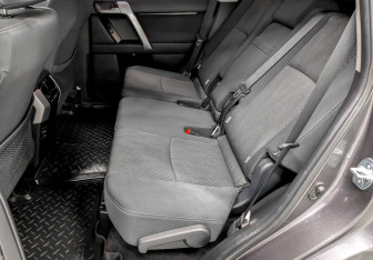 Подержанный автомобиль Toyota Land Cruiser Prado 2019 года (12 фото)