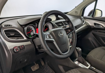 Подержанный автомобиль Opel Mokka 2014 года (16 фото)