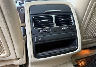 Подержанный автомобиль Volkswagen Touareg 2013 года (12 фото)