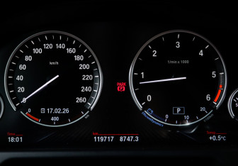 Подержанный автомобиль BMW X6 2016 года (11 фото)