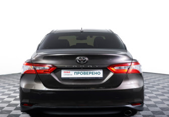Подержанный автомобиль Toyota Camry Sedan 2020 года (6 фото)