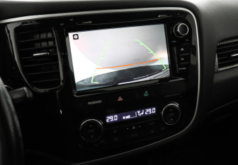 Подержанный автомобиль Mitsubishi Outlander 2012 года (11 фото)