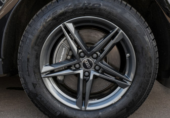 Подержанный автомобиль Audi Q5 2015 года (26 фото)