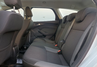 Подержанный автомобиль Ford Focus Wagon 2013 года (11 фото)
