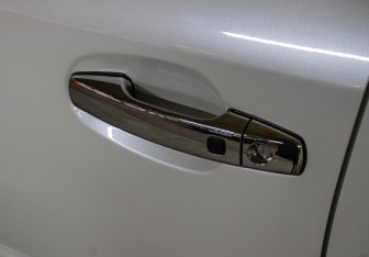 Подержанный автомобиль Toyota Land Cruiser Suv 2013 года (24 фото)