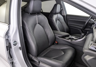 Подержанный автомобиль Toyota Camry Sedan 2021 года (24 фото)