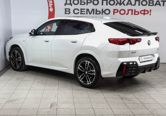 Подержанный автомобиль BMW X2 2024 года (6 фото)