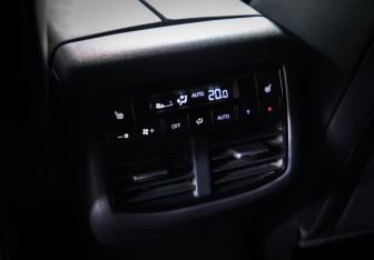 Подержанный автомобиль Mazda CX-9 2018 года (19 фото)