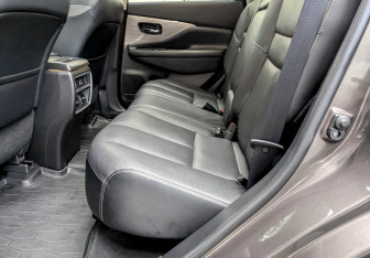 Подержанный автомобиль Nissan Murano Suv 2021 года (12 фото)