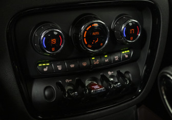 Подержанный автомобиль MINI Clubman Wagon 2016 года (18 фото)