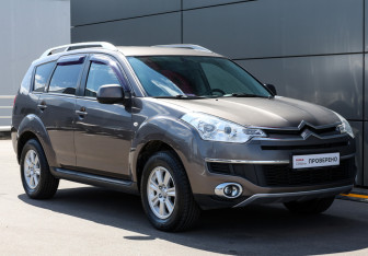 Подержанный автомобиль Citroen C-Crosser 2011 года (3 фото)
