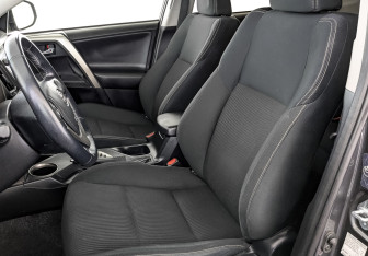 Подержанный автомобиль Toyota RAV4 2014 года (20 фото)