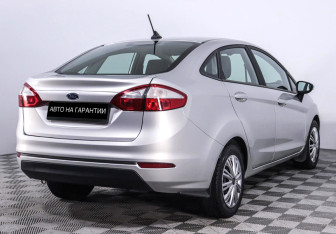 Подержанный автомобиль Ford Fiesta Sedan 2018 года (5 фото)