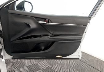 Подержанный автомобиль Toyota Camry Sedan 2020 года (26 фото)