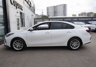Подержанный автомобиль Kia Cerato Sedan 2019 года (8 фото)