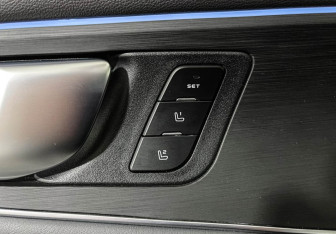 Подержанный автомобиль Changan UNI-K 2023 года (16 фото)