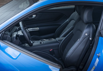 Подержанный автомобиль Ford Mustang Coupe 2023 года (12 фото)