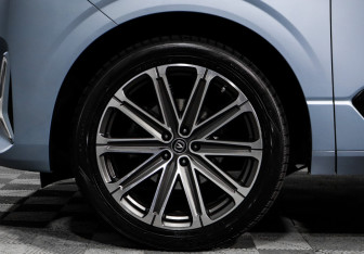 Подержанный автомобиль Changan UNI-K 2023 года (15 фото)