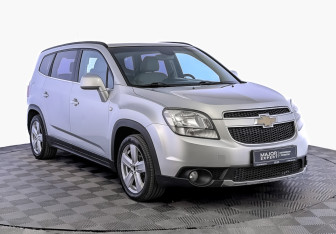 Подержанный автомобиль Chevrolet Orlando 2012 года (3 фото)