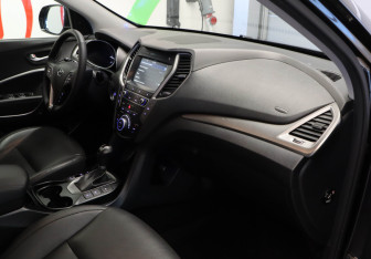 Подержанный автомобиль Hyundai Santa Fe 2017 года (23 фото)