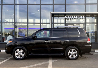 Подержанный автомобиль Lexus LX 2015 года (4 фото)