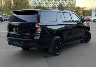 Подержанный автомобиль Chevrolet Suburban 2023 года (5 фото)