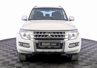 Подержанный автомобиль Mitsubishi Pajero 2018 года (2 фото)