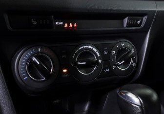 Подержанный автомобиль Mazda 3 Sedan 2014 года (14 фото)