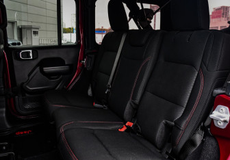 Подержанный автомобиль Jeep Wrangler 2021 года (12 фото)