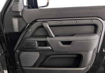 Подержанный автомобиль Land Rover Defender Suv 2021 года (25 фото)