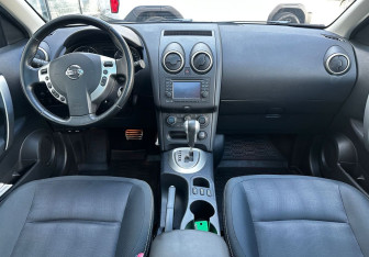 Подержанный автомобиль Nissan Qashqai 2012 года (9 фото)