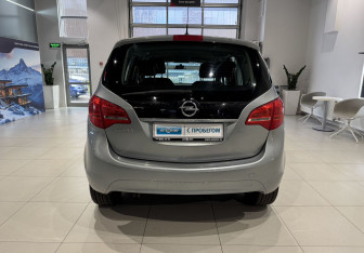 Подержанный автомобиль Opel Meriva 2012 года (5 фото)