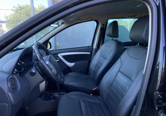 Подержанный автомобиль Nissan Terrano 2016 года (17 фото)
