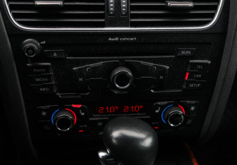Подержанный автомобиль Audi A4 Sedan 2011 года (19 фото)