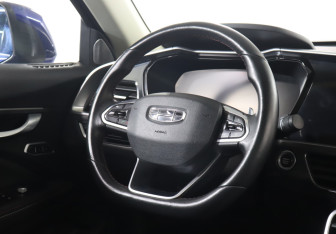 Подержанный автомобиль Geely Tugella 2021 года (15 фото)
