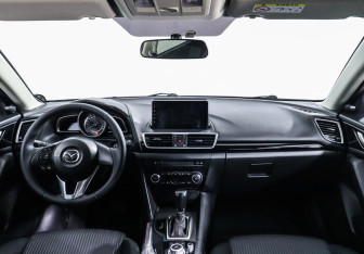 Подержанный автомобиль Mazda 3 Sedan 2015 года (10 фото)