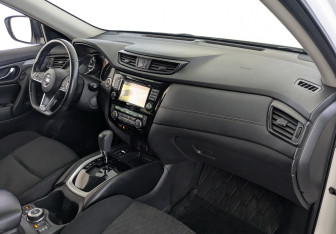 Подержанный автомобиль Nissan X-Trail 2018 года (22 фото)