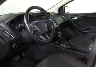 Подержанный автомобиль Ford Focus Sedan 2017 года (12 фото)