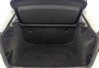 Подержанный автомобиль Skoda Rapid Liftback 2022 года (10 фото)