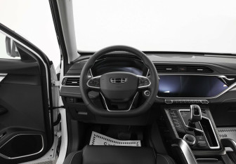 Подержанный автомобиль Geely Atlas Pro 2023 года (13 фото)