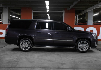 Подержанный автомобиль Cadillac Escalade Suv 2016 года (4 фото)