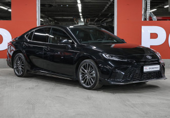 Подержанный автомобиль Toyota Camry Sedan 2025 года (3 фото)