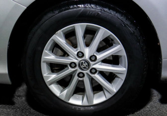 Подержанный автомобиль Toyota Camry Sedan 2013 года (7 фото)