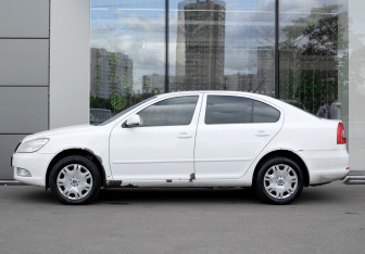 Подержанный автомобиль Skoda Octavia Liftback 2012 года (5 фото)