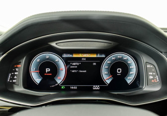 Подержанный автомобиль Audi Q7 2021 года (11 фото)