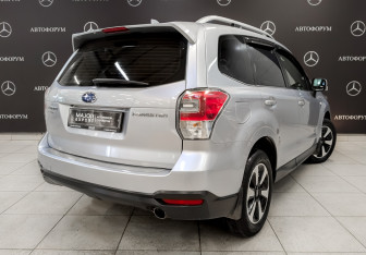 Подержанный автомобиль Subaru Forester Suv 2016 года (5 фото)