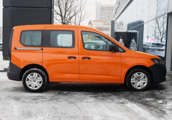 Подержанный автомобиль Volkswagen Caddy Compactvan 2021 года (4 фото)