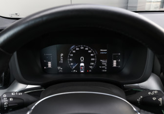 Подержанный автомобиль Volvo XC60 2021 года (13 фото)